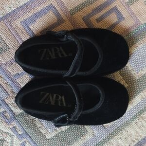 Zara Toddler Flats Size 6/22